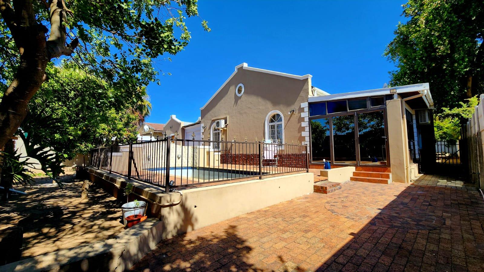 3 Bedroom Property for Sale in Paarl Western Cape